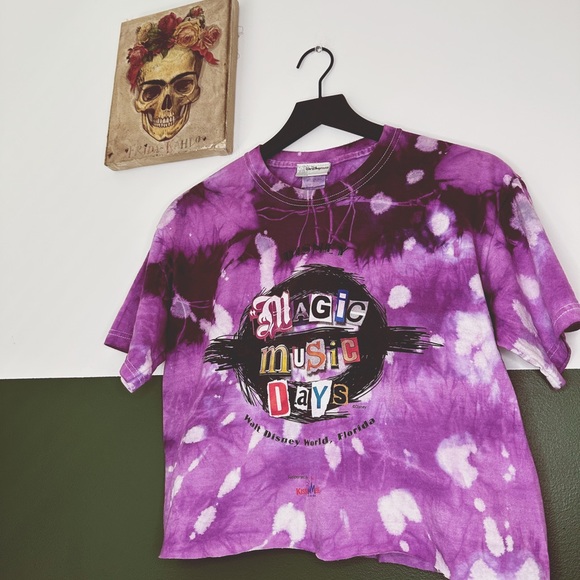 Vintage Y2K Disney World “Magic Music Days” Crop Shirt - Picture 2 of 5